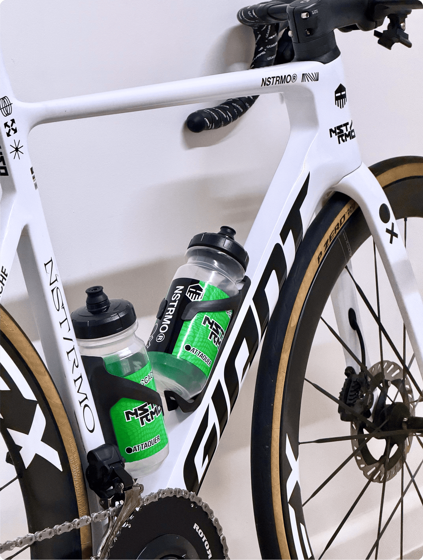 NSTRMO Race Bidon 600ml - clear/team green